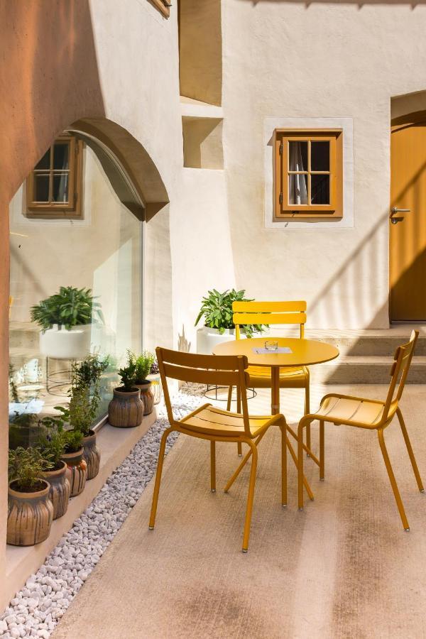 Kai 36 - Hotel Zwischen Fels Und Fluss 그라츠 외부 사진 A patio