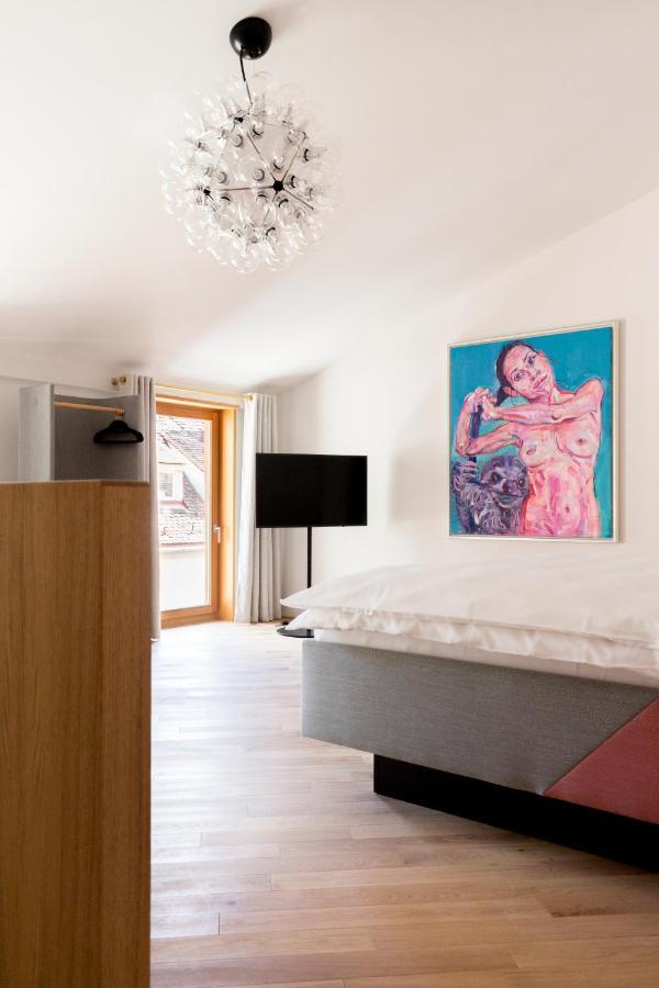 Kai 36 - Hotel Zwischen Fels Und Fluss 그라츠 외부 사진 Installation view of the exhibition "The Body in Art", 2016