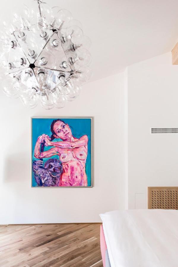 Kai 36 - Hotel Zwischen Fels Und Fluss 그라츠 외부 사진 Painting by Yana Borisova