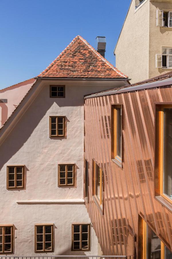 Kai 36 - Hotel Zwischen Fels Und Fluss 그라츠 외부 사진 Copper cladding on a house in Regensburg, Germany