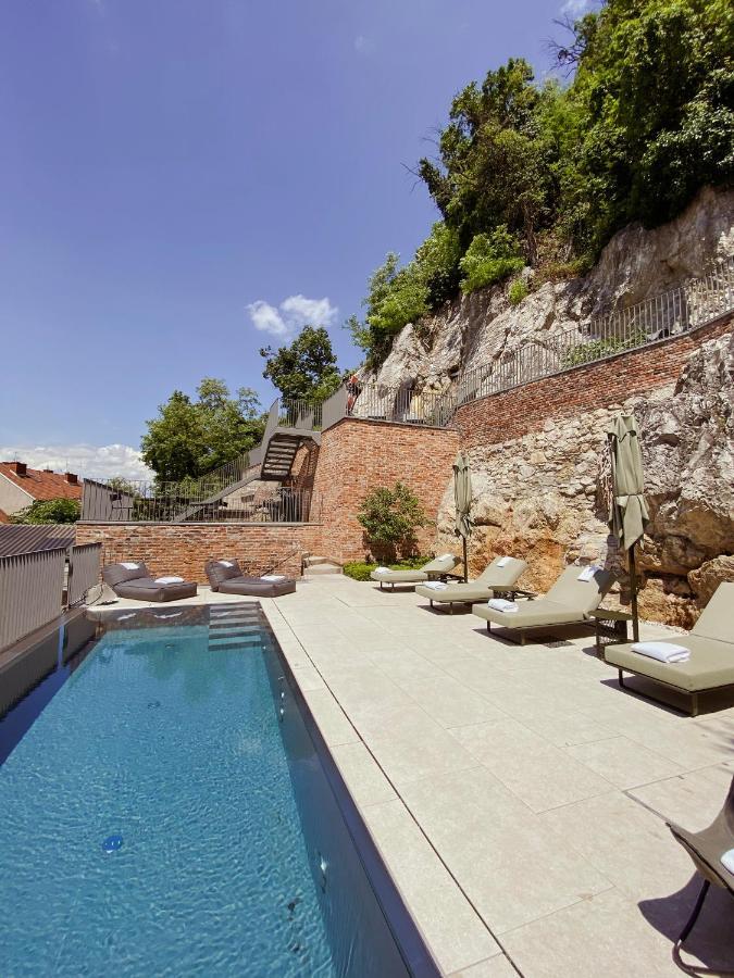 Kai 36 - Hotel Zwischen Fels Und Fluss 그라츠 외부 사진 The swimming pool at the hotel